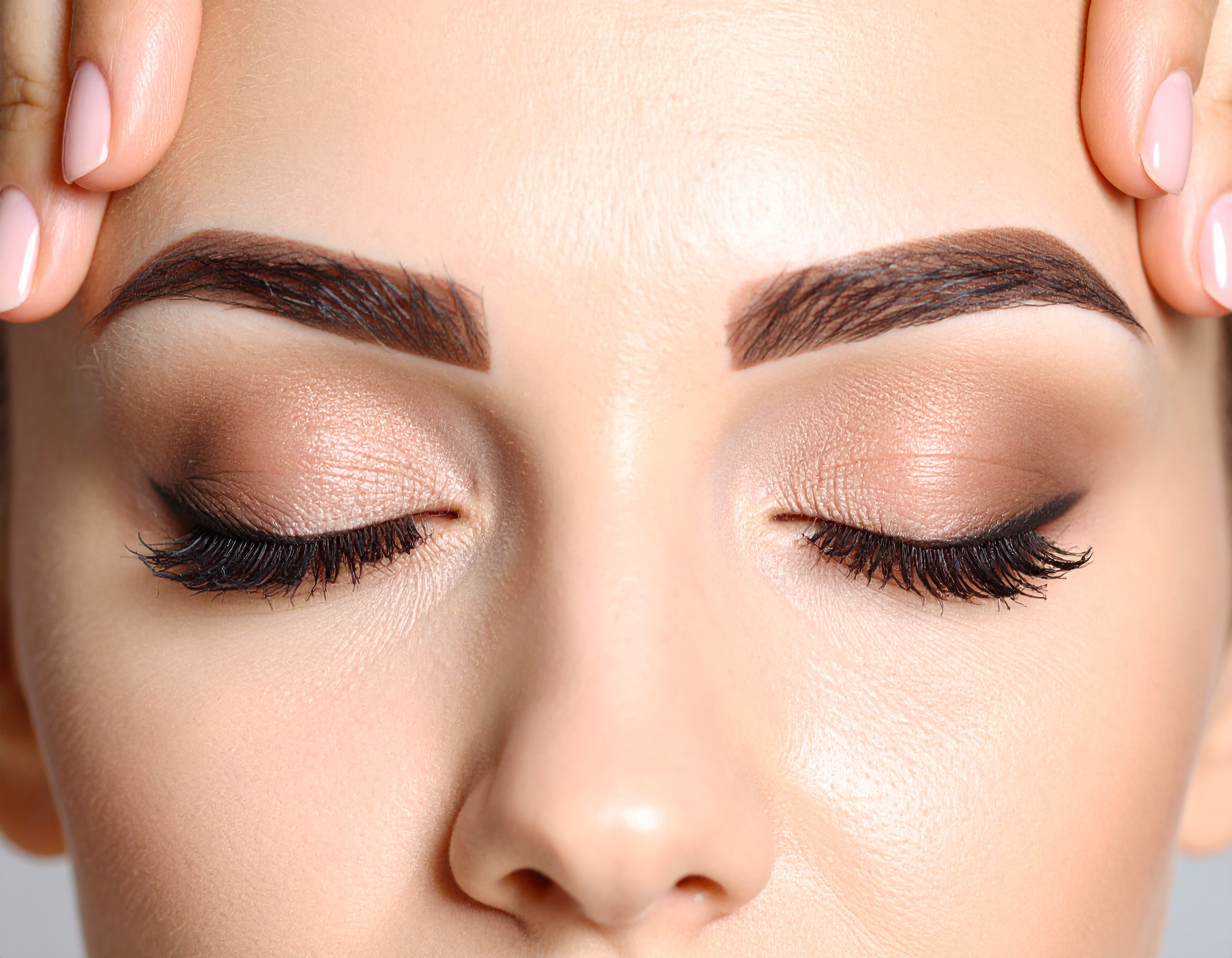 Curso de Depilación con Hilo & Diseño de Cejas